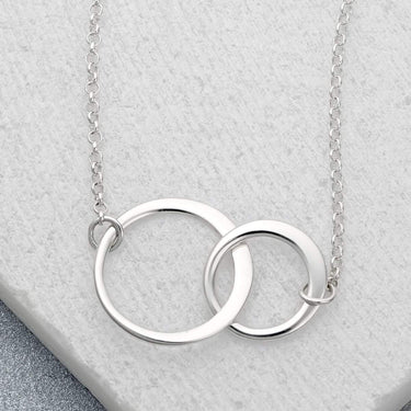 Silver Linked Circles Necklace | Lily Charmed